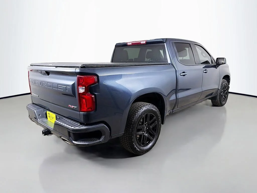 Used 2021 Shadow Gray Metallic Chevrolet RST image 6