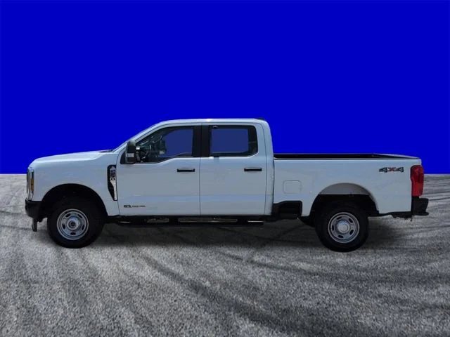 Used 2025 Super Black Ford XL image 7