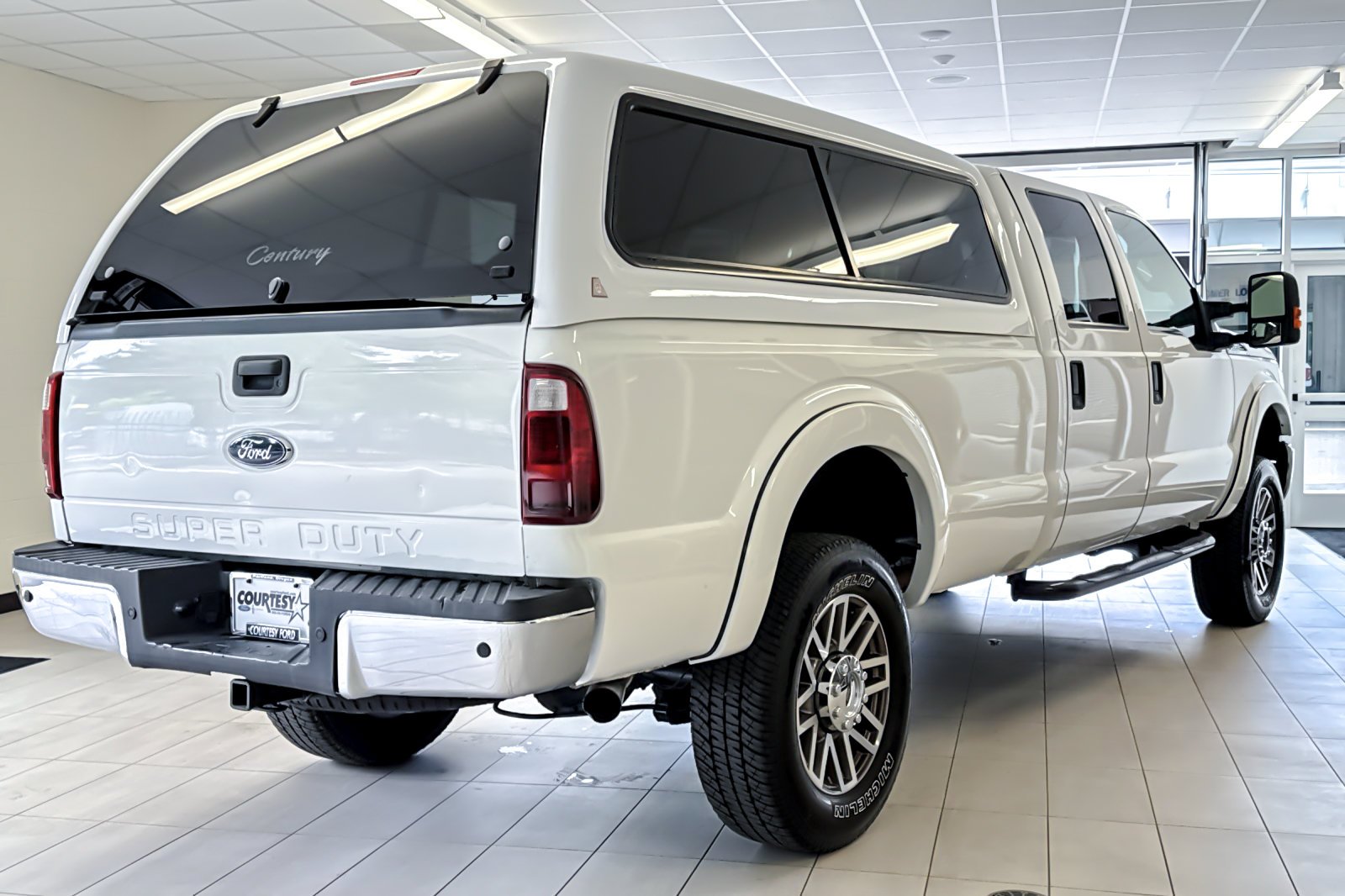 Used 2016 Oxford White Ford XLT image 4