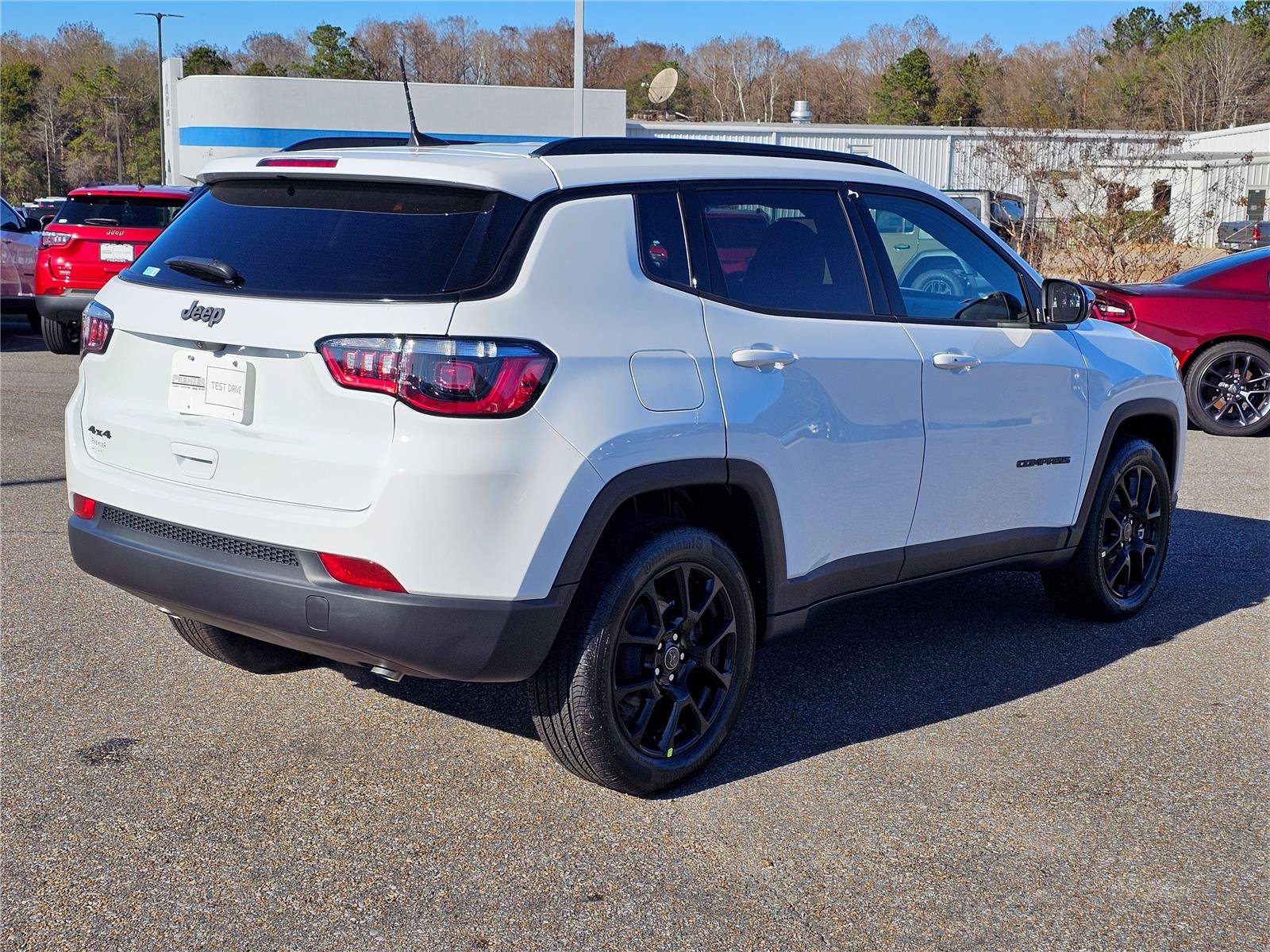New 2026 Bright White Clearcoat Jeep Latitude Altitude image 8