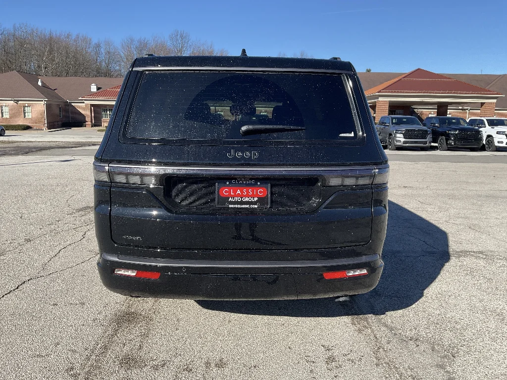 New 2026 High Gloss Black Jeep Limited Reserve 4x4 image 6