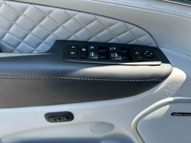 Used 2020 White Jeep Summit image 14