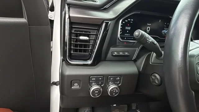 Used 2023 White Frost Tricoat GMC Denali Ultimate image 20
