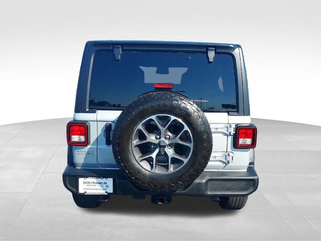 Used 2024 Silver Jeep Sport S image 4