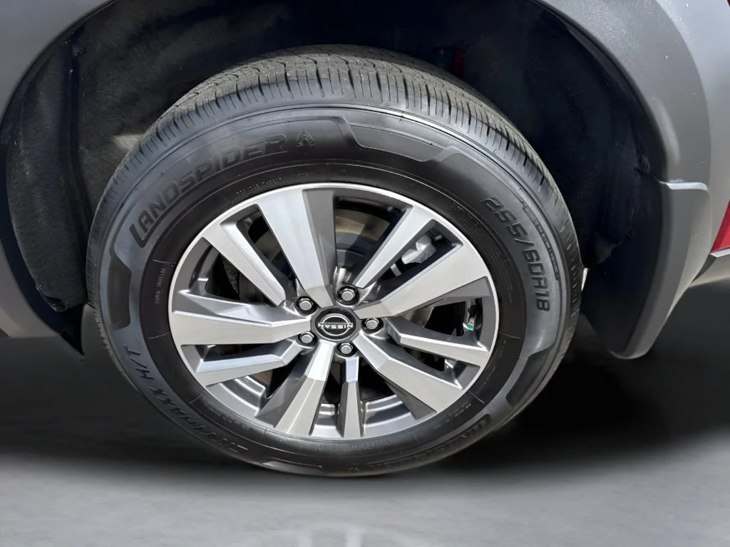 Used 2022  Nissan SL image 37