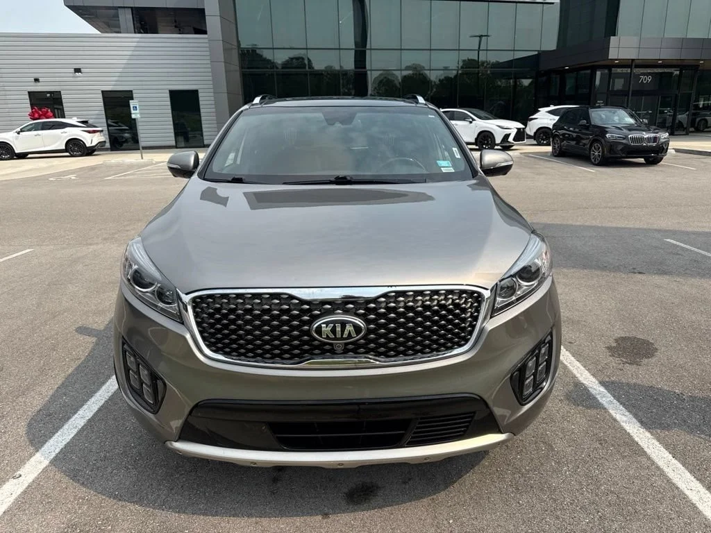 Used 2018 Titanium Silver Kia SX Limited V6 image 3