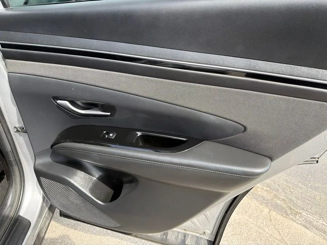 Used 2022 Silver Hyundai SEL Convenience image 35