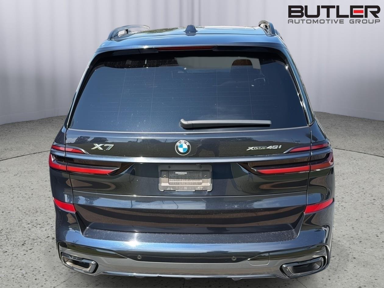 Used 2024 Carbon Black Metallic BMW xDrive40i image 9