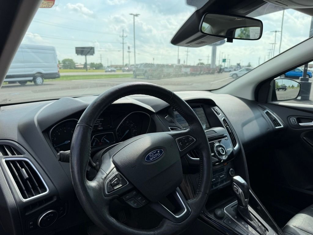 Used 2018 Red Ford Titanium image 11