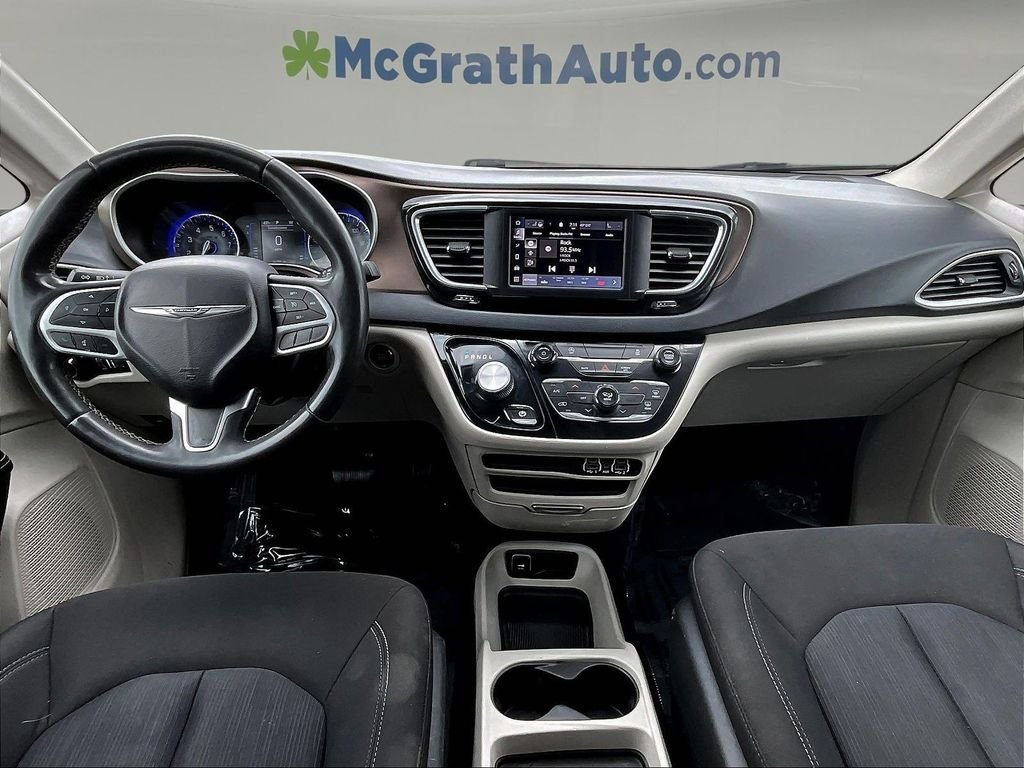 Used 2023 Black Chrysler LX image 10