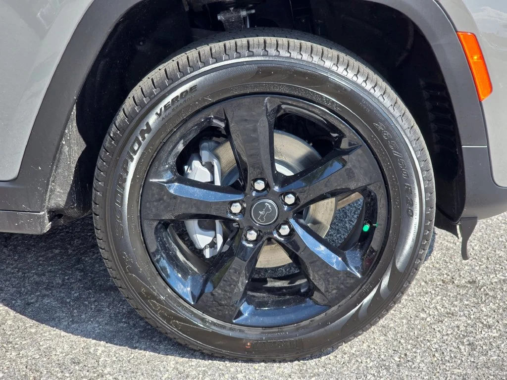 New 2027 Gray Jeep Limited image 14