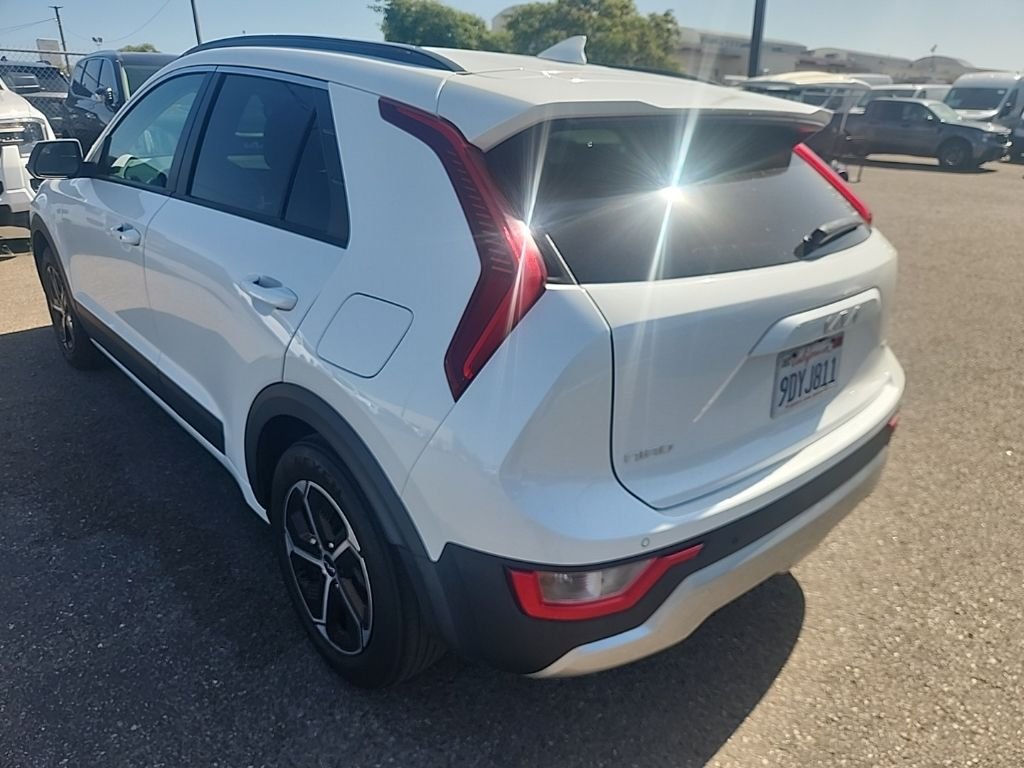 Used 2023 White Kia EX image 11
