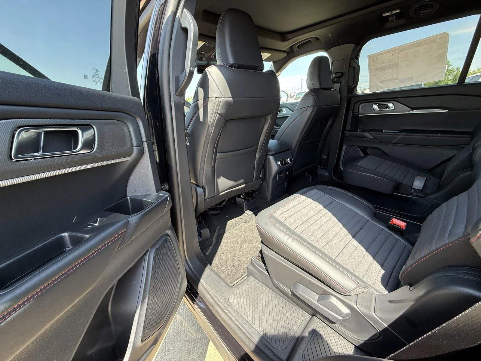 New 2026 Agate Black Metallic Ford ST-Line image 31
