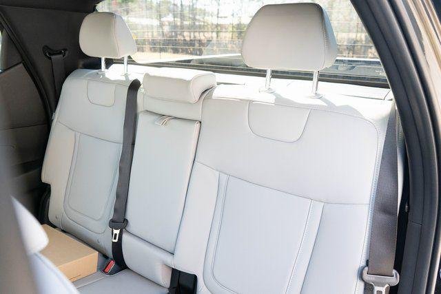 2025 Hyundai Santa Cruz SEL - Photo 16