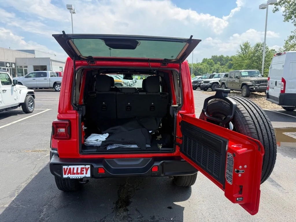 Used 2025 Red Jeep Sahara 4xe image 46