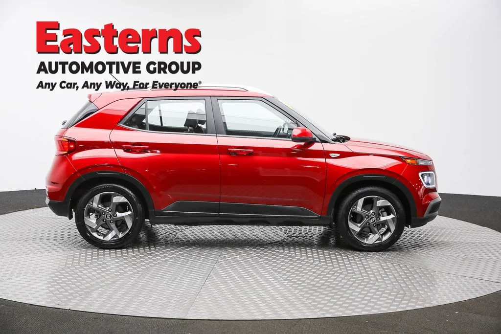 Used 2023 Red Hyundai Limited image 4