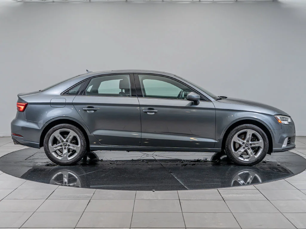 Used 2018 Monsoon Gray Metallic Audi 2.0T Premium image 11