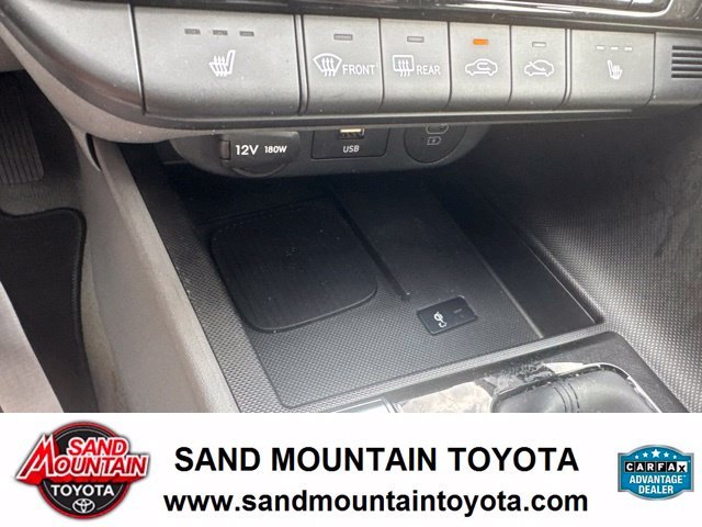 Used 2025 White Hyundai SEL Convenience image 19