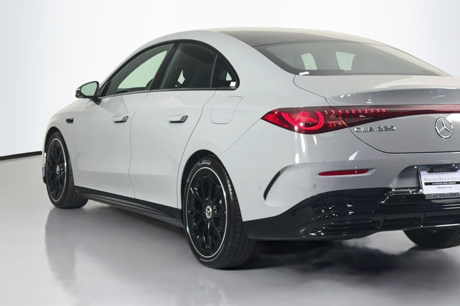 New 2027 MANUFAKTUR Alpine Grey Mercedes-Benz CLA 220 Hybrid image 15