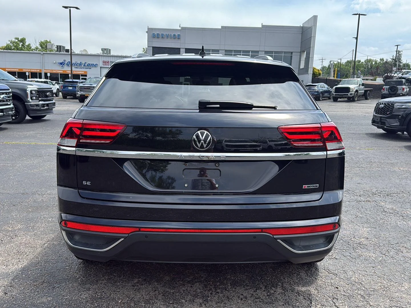 Used 2022 Deep Black Pearl Volkswagen 2.0T SE w/Technology image 19