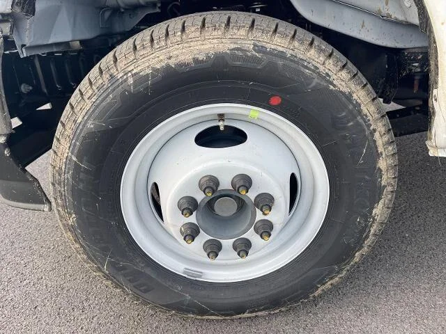 New 2027 Oxford White Ford XL image 27