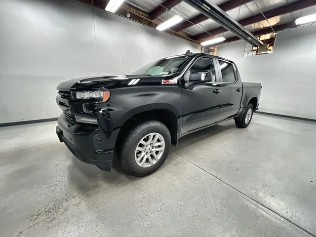 Certified Used 2022 Black Chevrolet RST image 4