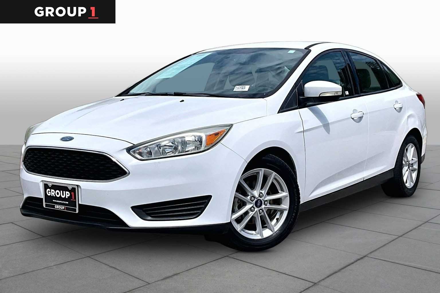 2015 Ford Focus Sedan SE's photo