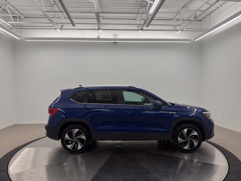 Used 2024 Blue Volkswagen 1.5T SE image 2