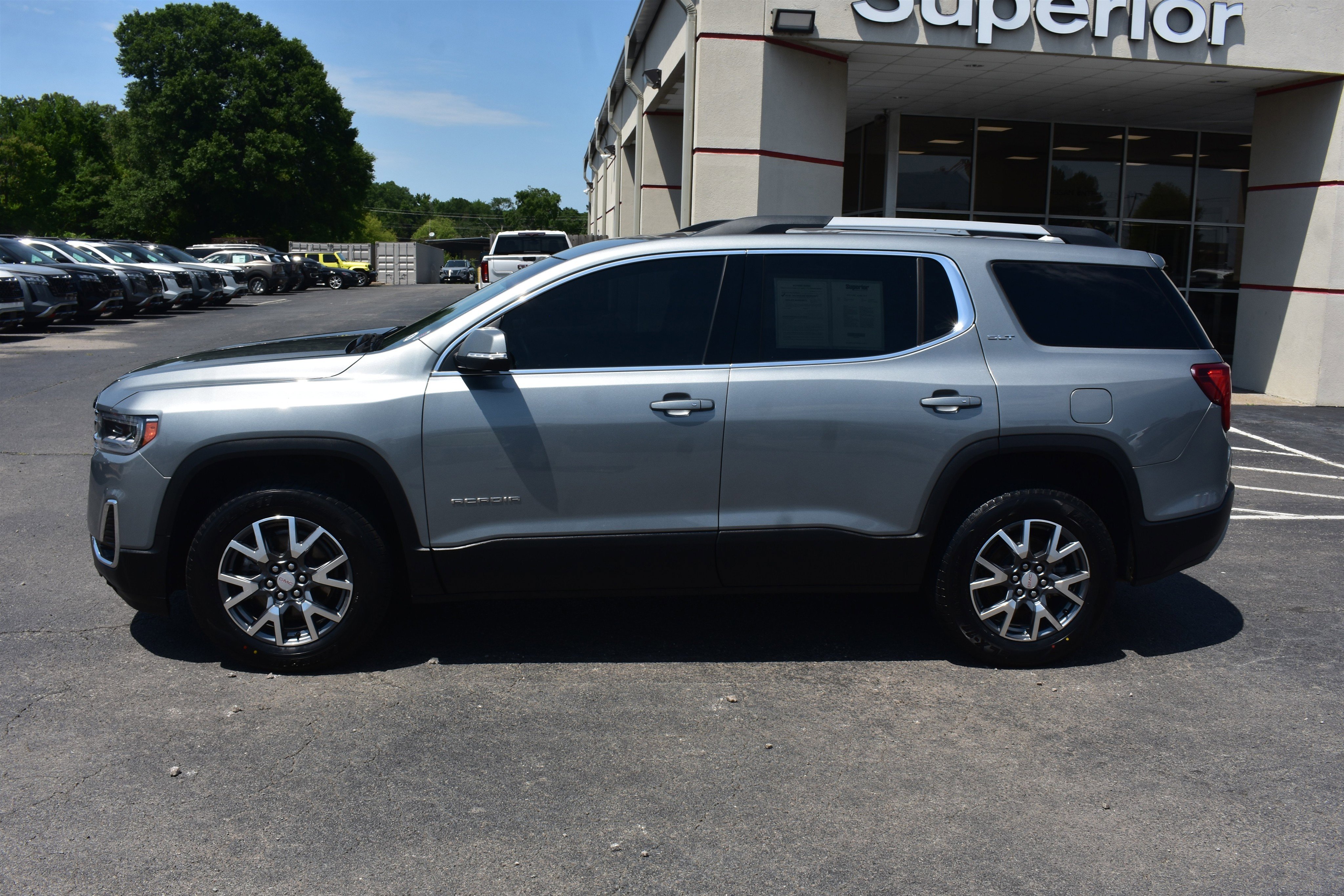 Used 2023 Sterling Metallic GMC SLT image 9