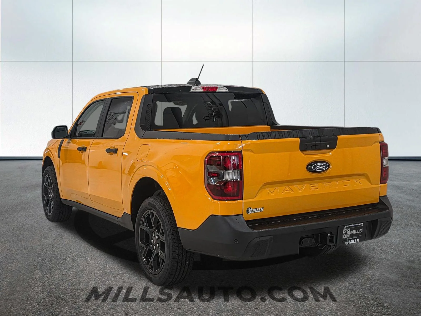 New 2026 Orange Fury Metallic Tri-Coat Ford XLT image 5