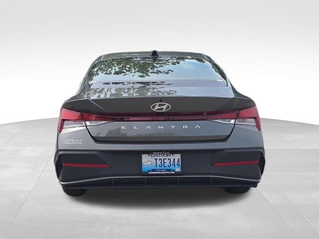 Used 2025 Gray Hyundai SE image 4