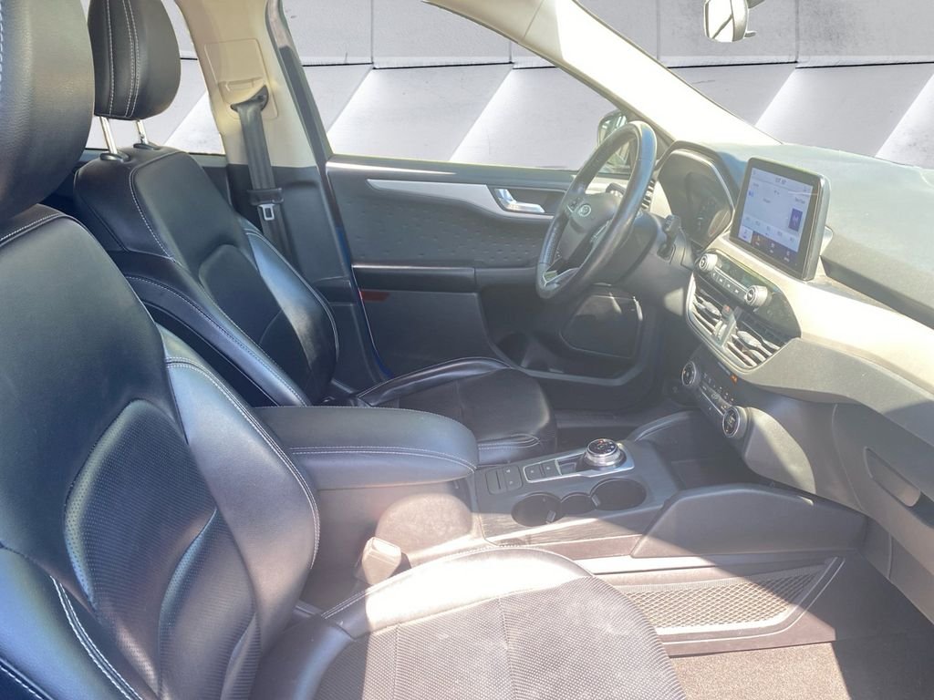 Used 2020 Blue Ford SEL image 13