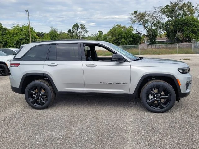 2025 Jeep Grand Cherokee Limited - Photo 8