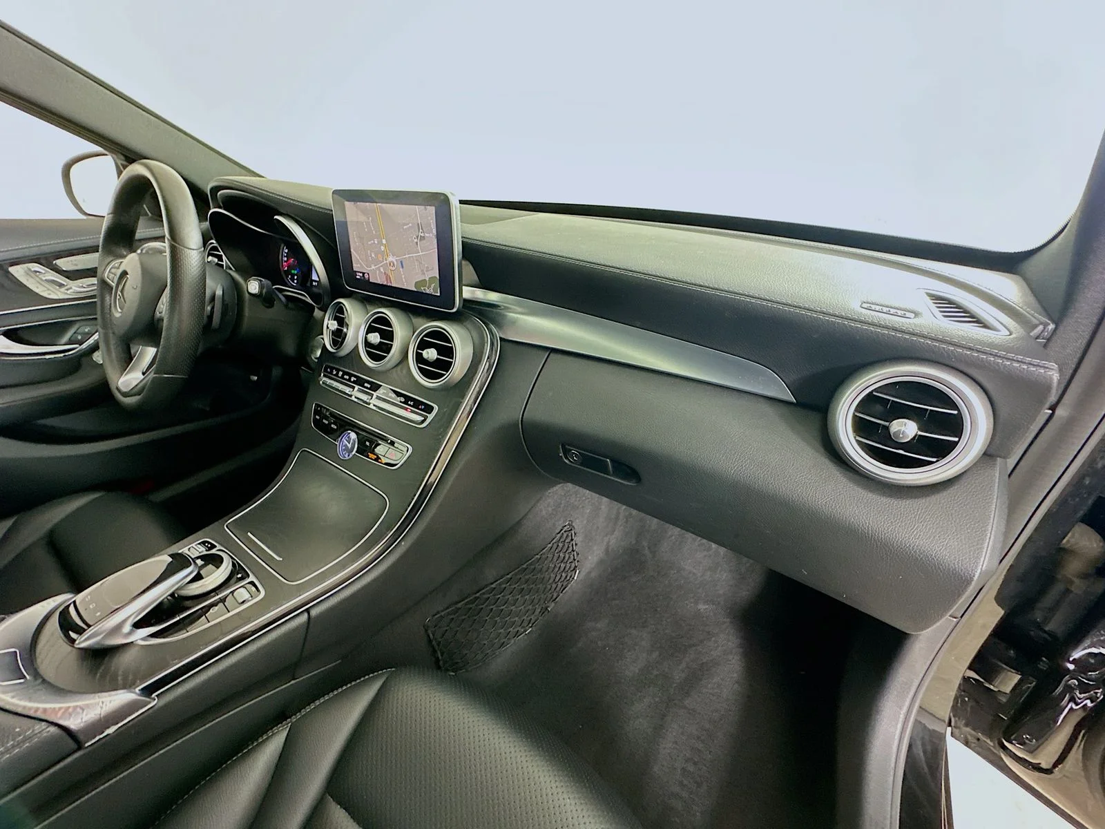 Used 2016  Mercedes-Benz  image 44