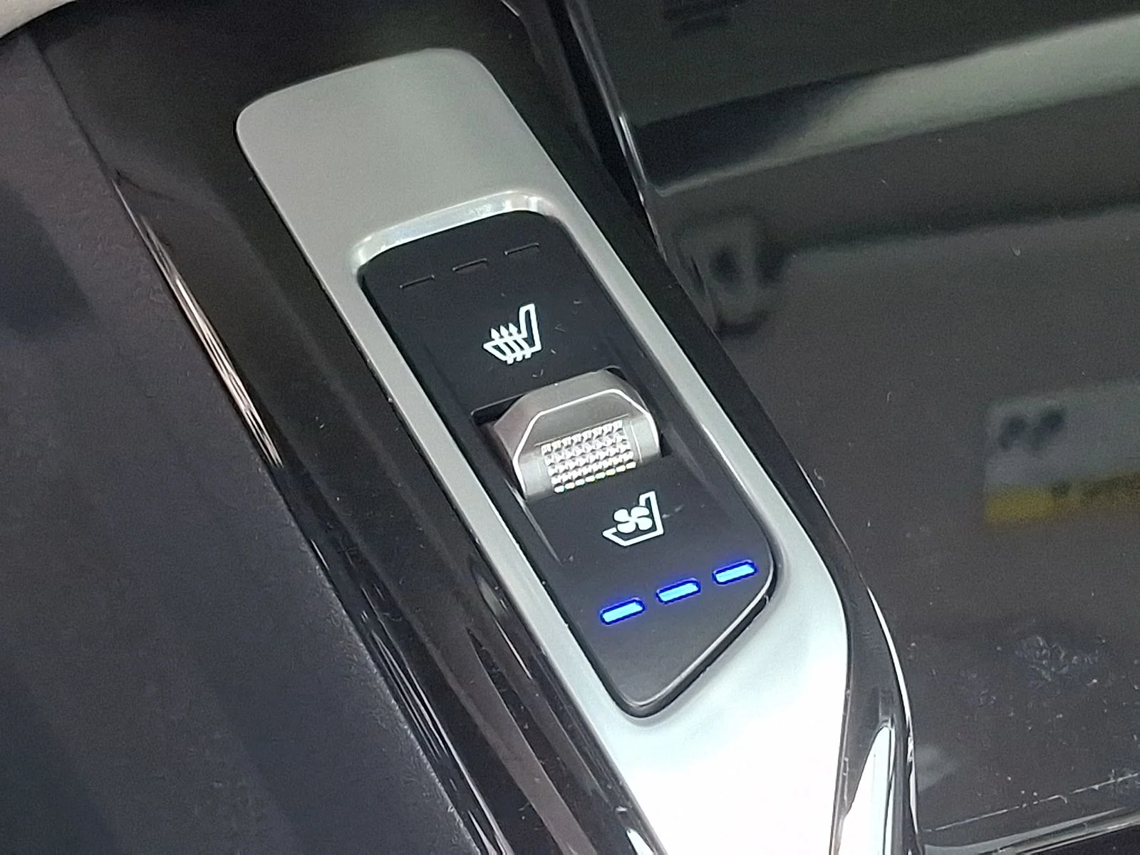 Certified Used 2023 White Kia SX Prestige image 20