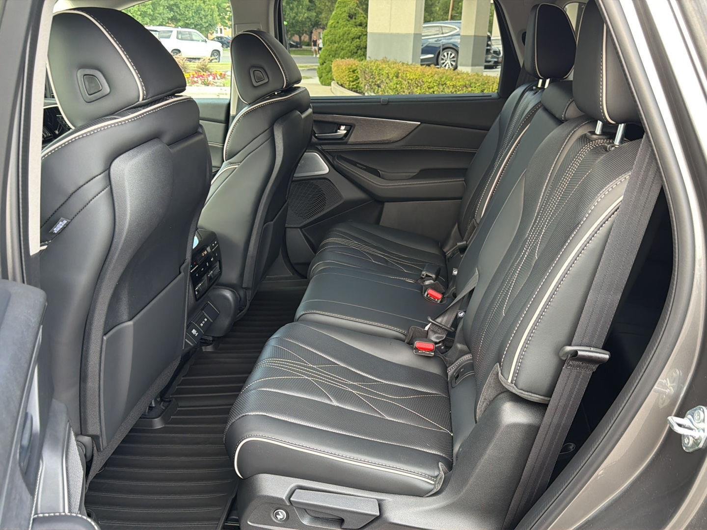New 2026 Liquid Carbon Metallic Acura SH-AWD w/Advance image 28