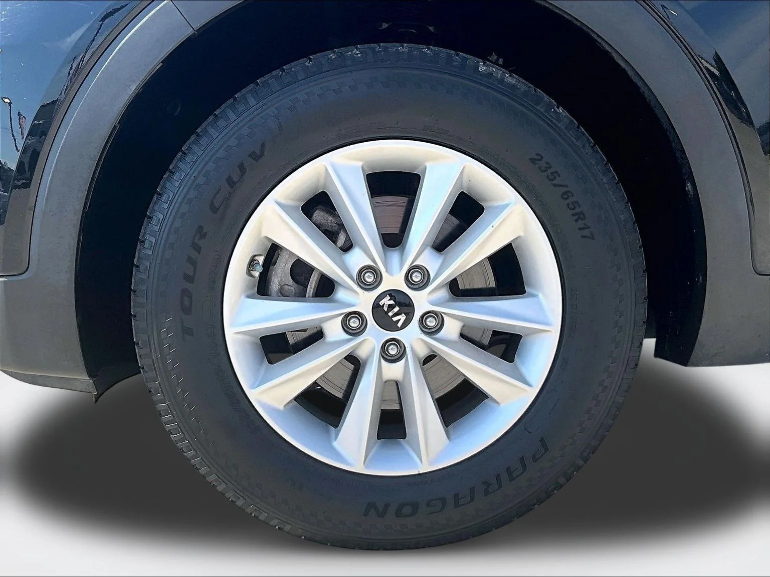 Used 2020 Black Kia LX image 9