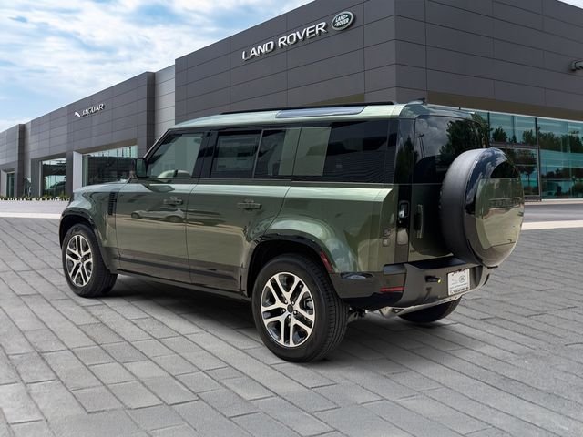 New 2026 Woolstone Green Land Rover X-Dynamic SE image 3