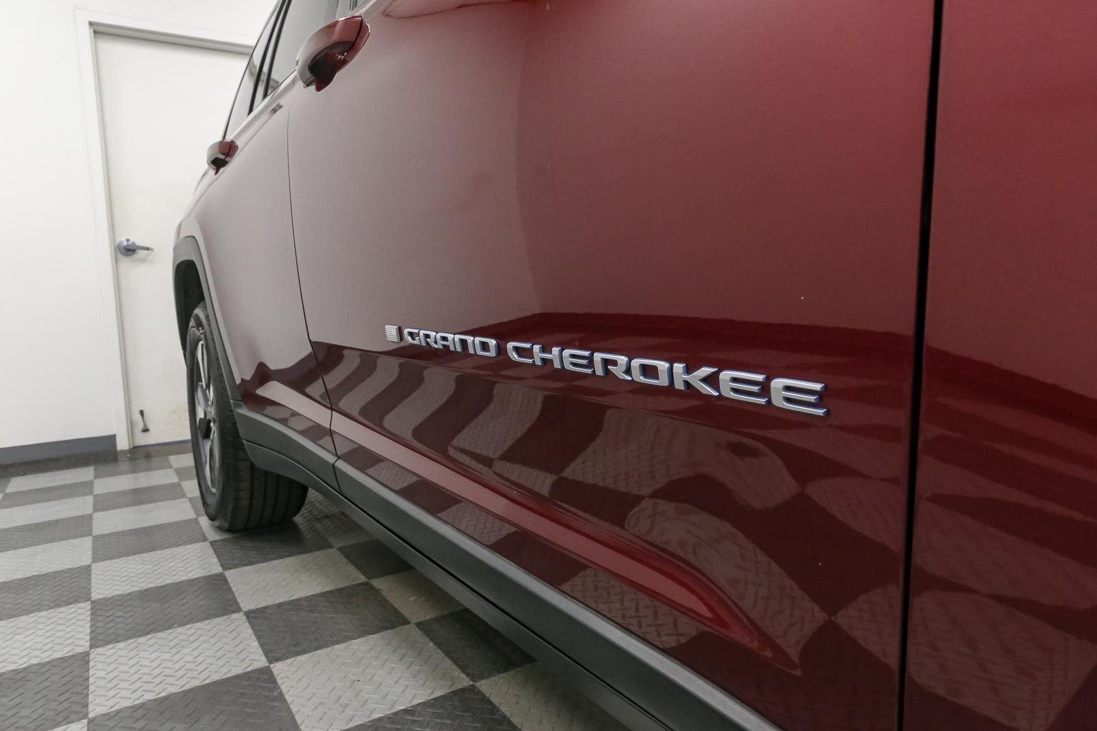 Used 2024 Velvet Red Pearlcoat Jeep LIMI image 8