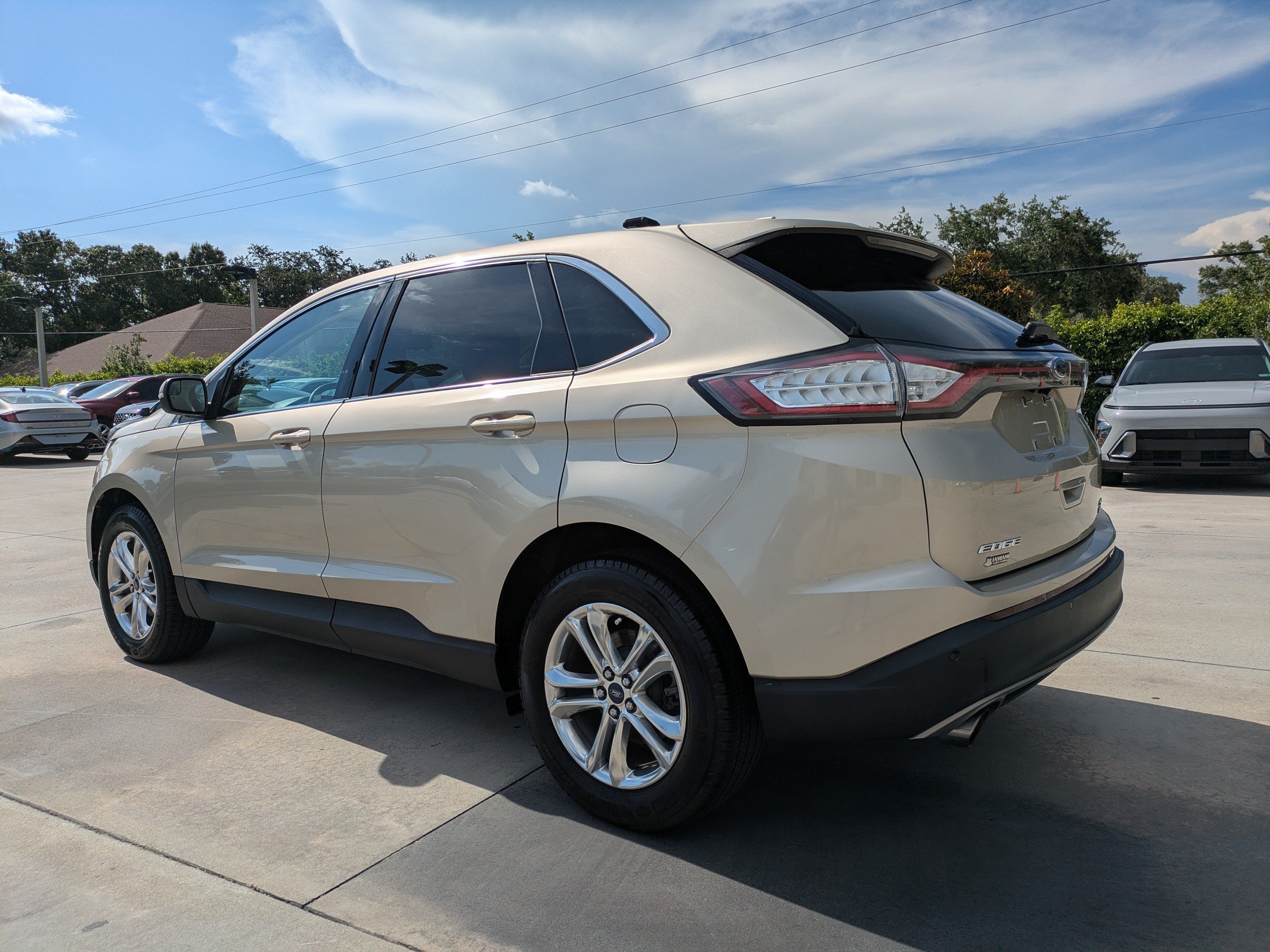 Used 2018  Ford SEL image 4