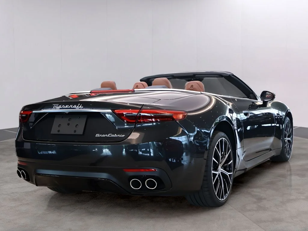 New 2026 Nero Assoluto Metallic Maserati Base image 5