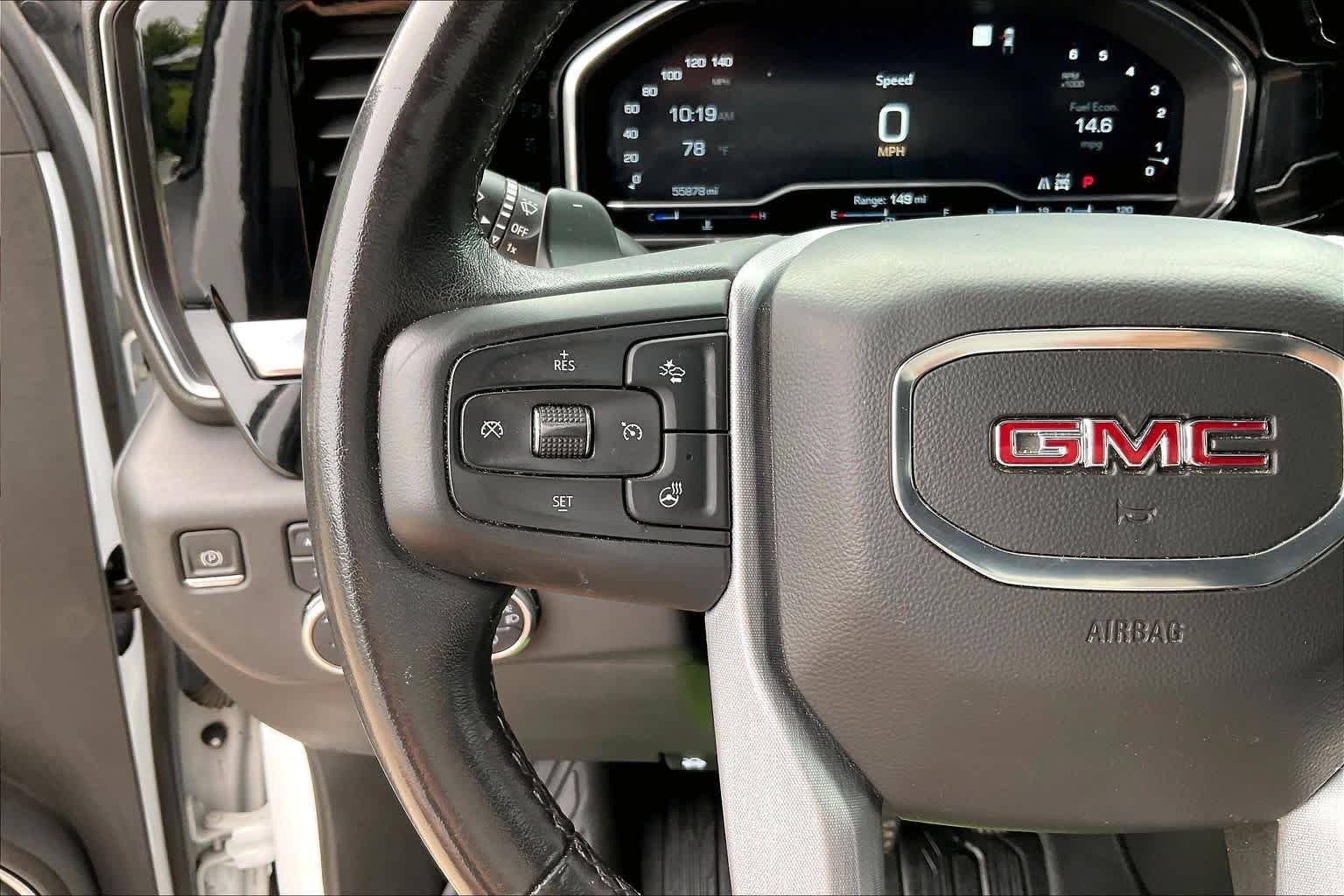 Used 2022 White Frost Tricoat GMC SLT image 23