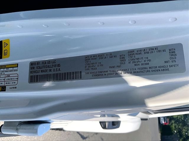 Used 2020 White Jeep Mojave image 34