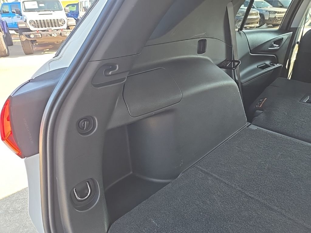Used 2023 White Chevrolet Premier image 92