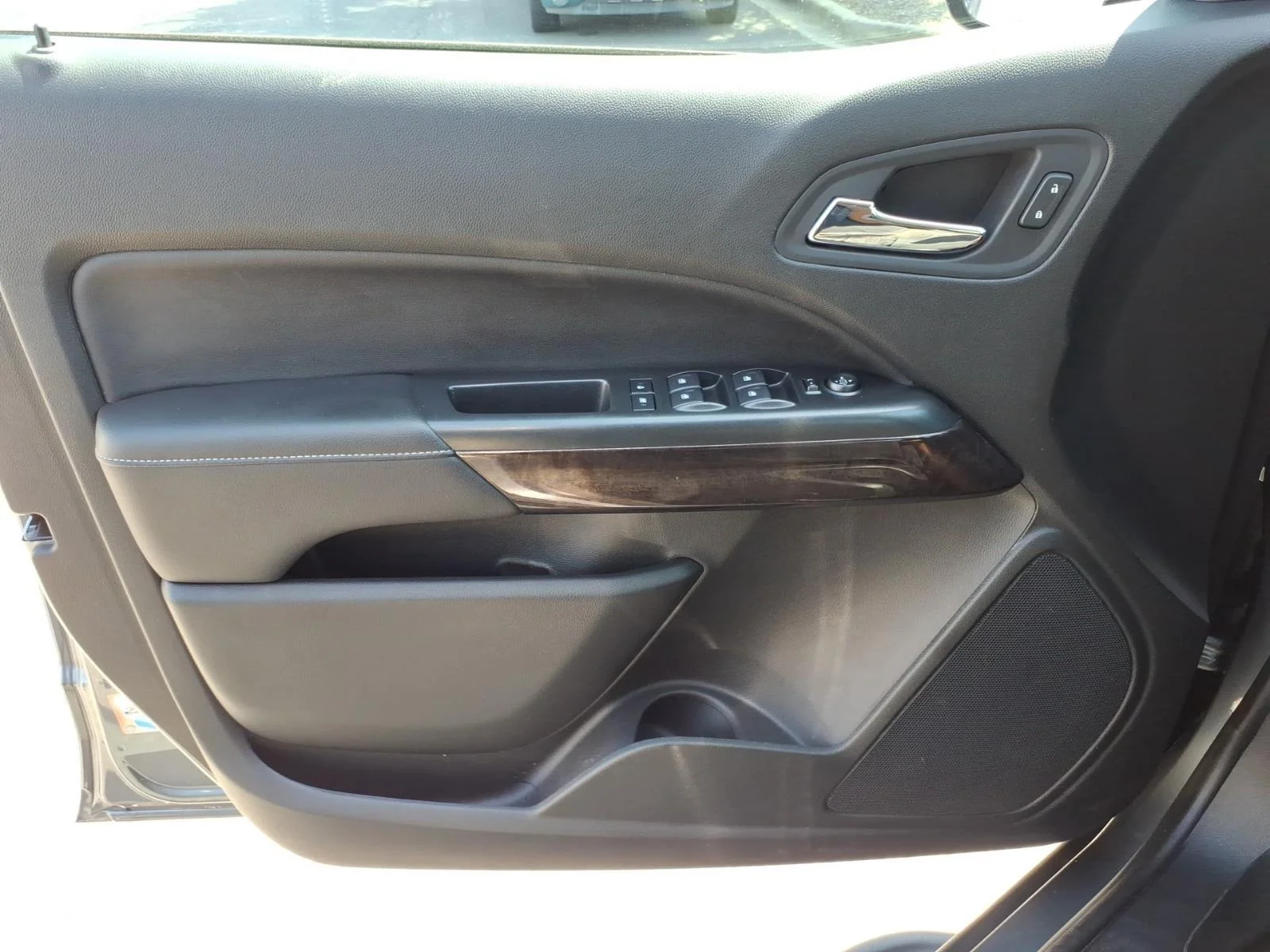 Used 2019 Quicksilver Metallic GMC 4WD SLE image 30