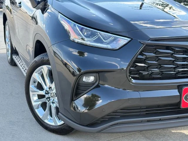 Certified Used 2025 MIDNIGHT BLACK METAL Toyota Limited image 4