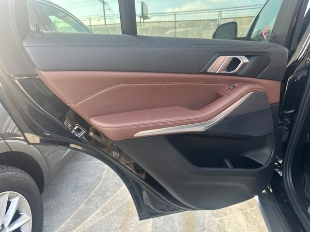 Used 2023 Black BMW xDrive40i image 8