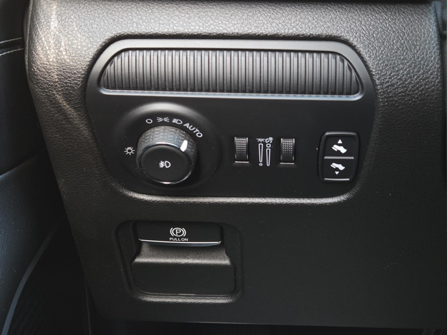 Used 2022 Silver Jeep Series III image 20