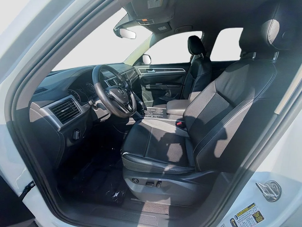 Certified Used 2019 Pure White Volkswagen 3.6L V6 SE w/Technology image 18