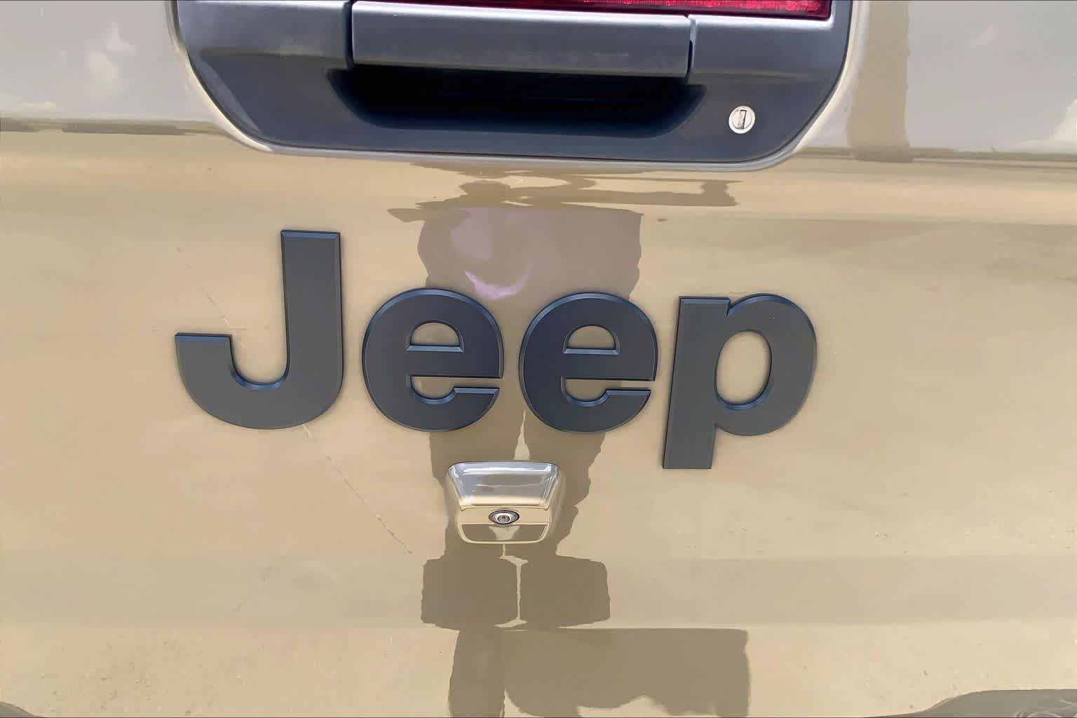 Used 2020 Gator Clearcoat Jeep Sport S image 29